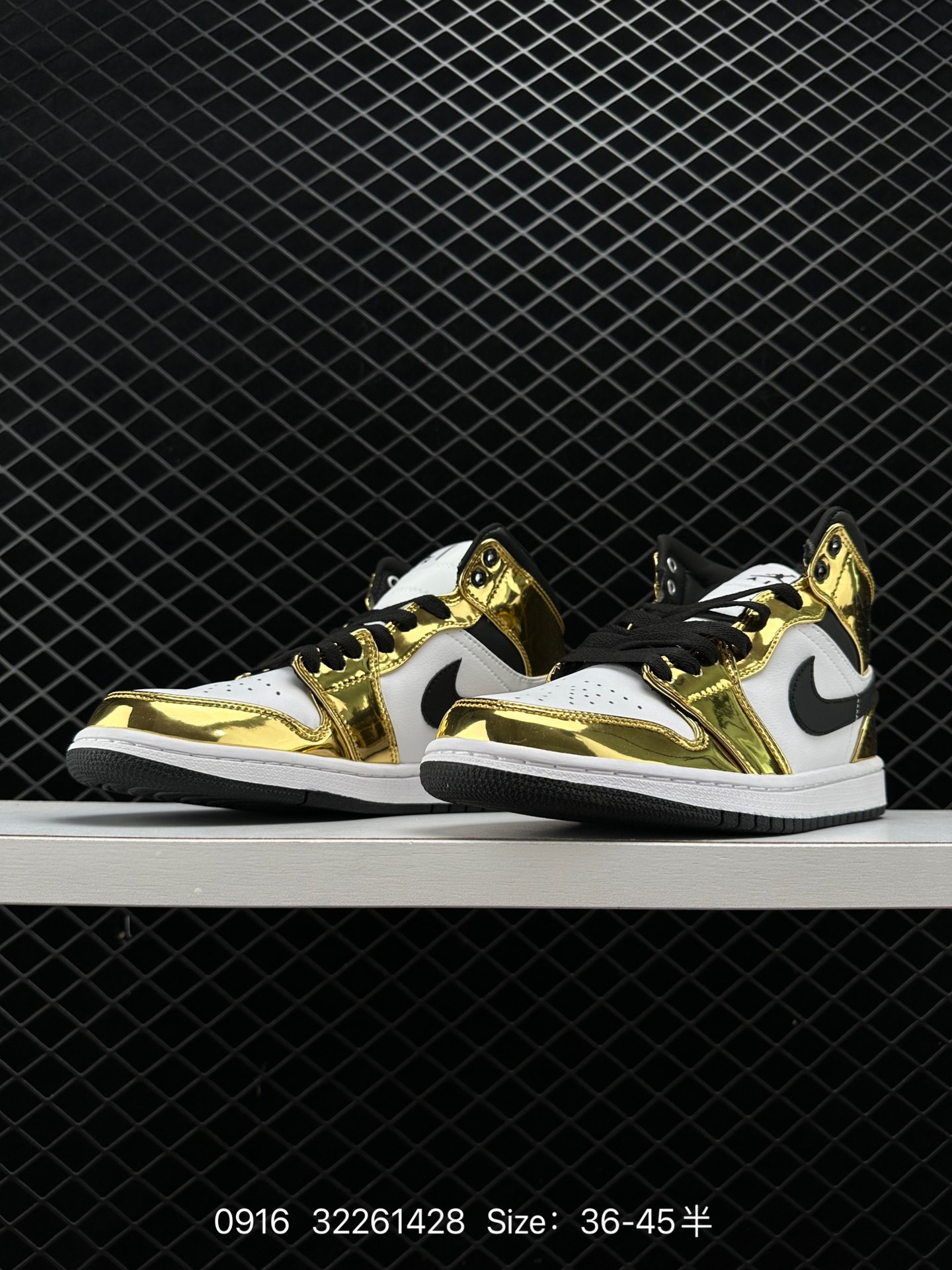 Nike Air Jordan 1 Retro High OG”Black/White“